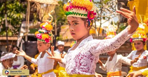 Folk Dance in LUZON – Cultural dance in the Philippines.